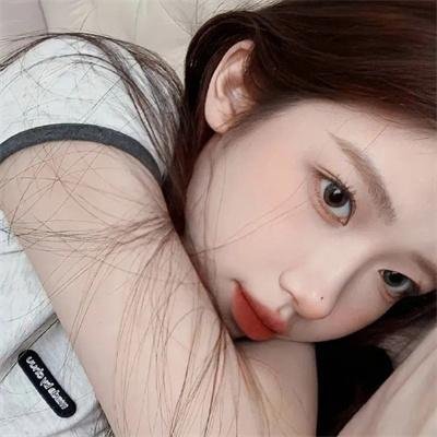 挎斗摩托车里的狗